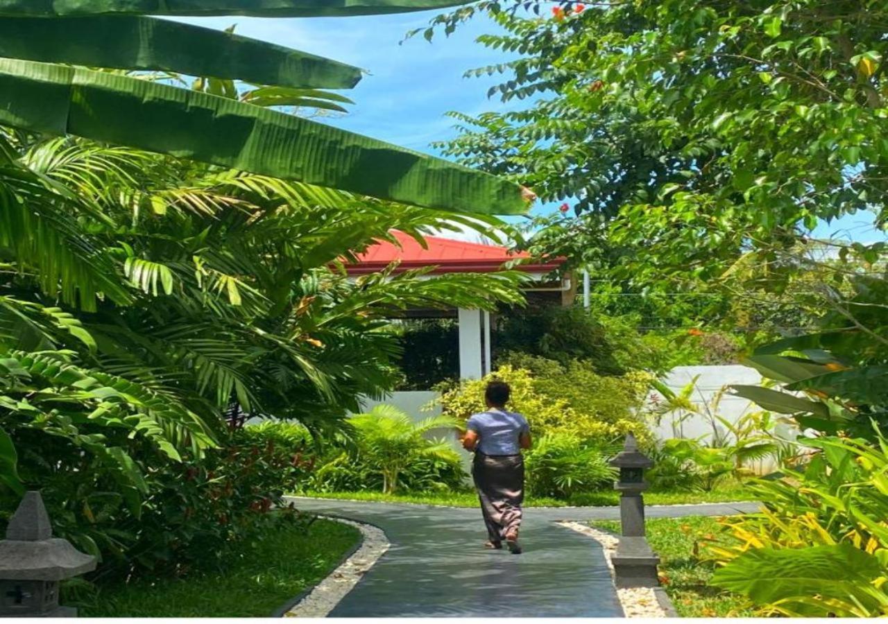 Carpe Diem Villas & Resort Puerto Princesa Buitenkant foto